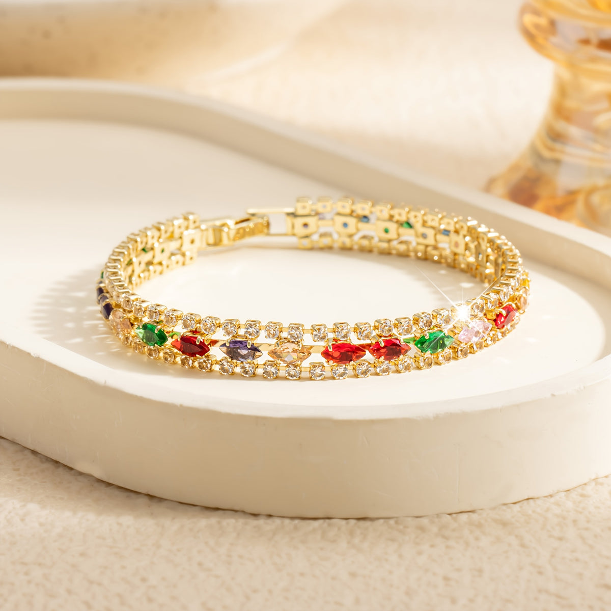 Stylish and elegant retro women's bracelet, three rows of horse eyes shining synthetic zircon design, inlaid with shiny cubic zirconia stone, perfect for Valentine's Day, Mother's Day, birthday gifts, suitable for wives, girlfriends, girlfriends