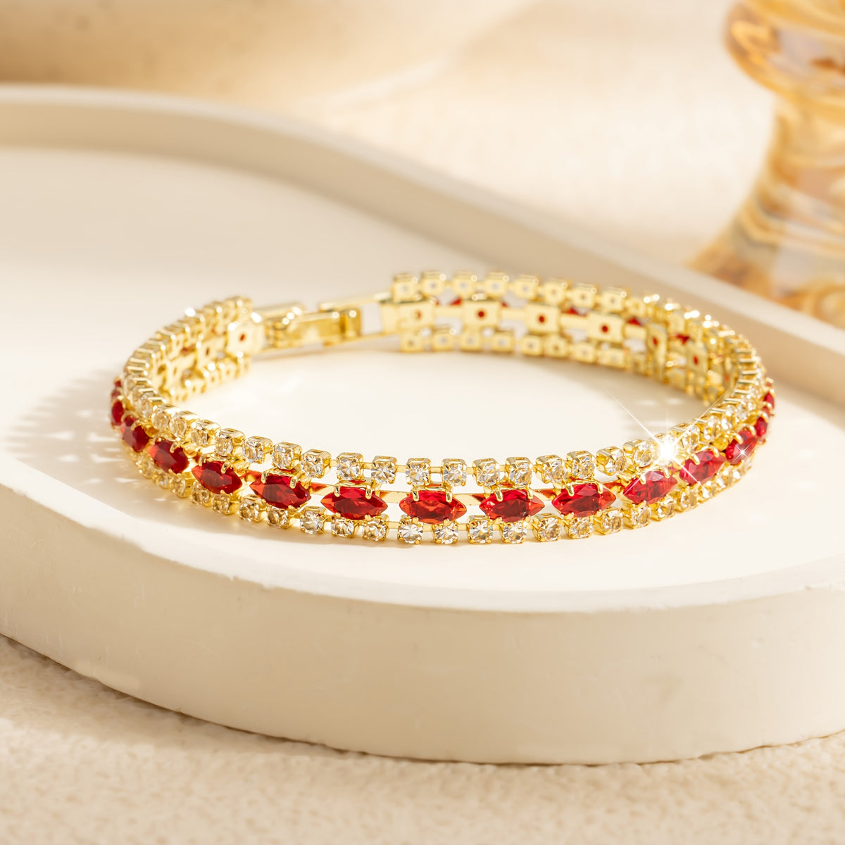 Stylish and elegant retro women's bracelet, three rows of horse eyes shining synthetic zircon design, inlaid with shiny cubic zirconia stone, perfect for Valentine's Day, Mother's Day, birthday gifts, suitable for wives, girlfriends, girlfriends