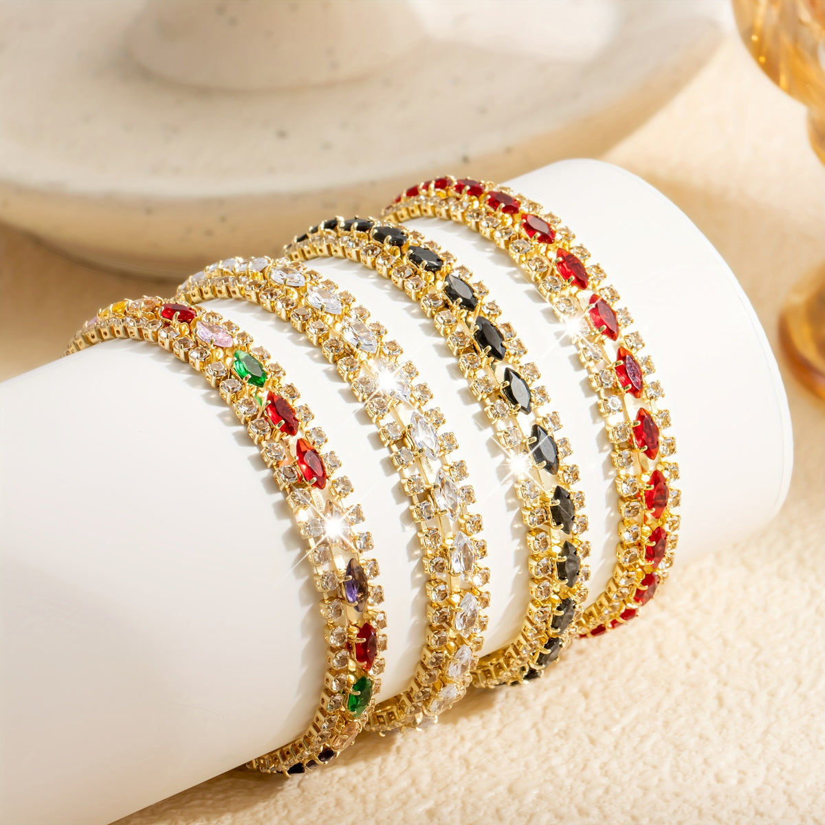 Stylish and elegant retro women's bracelet, three rows of horse eyes shining synthetic zircon design, inlaid with shiny cubic zirconia stone, perfect for Valentine's Day, Mother's Day, birthday gifts, suitable for wives, girlfriends, girlfriends