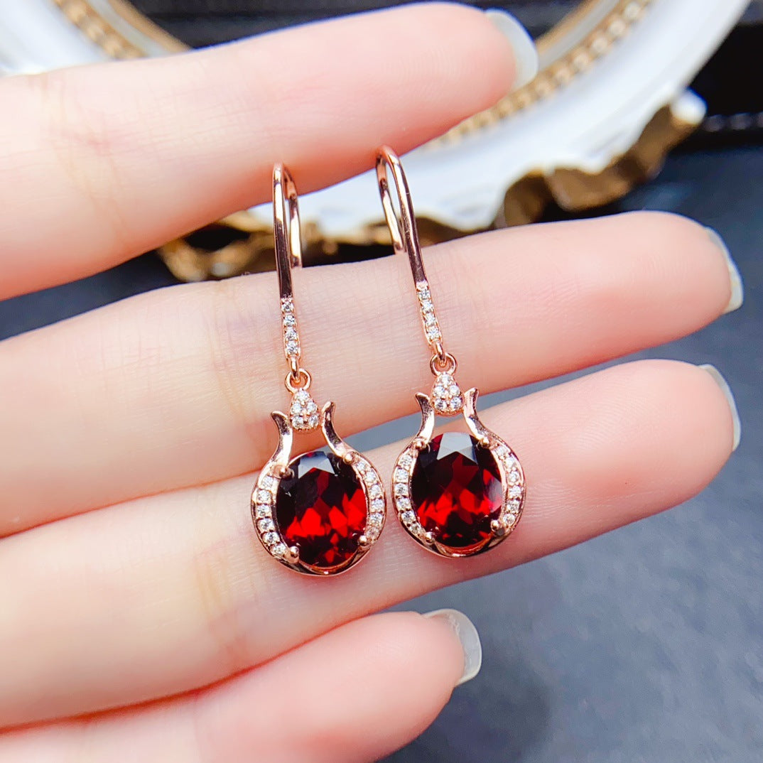 Cross-border Amazon natural garnet earrings S925 silver main stone 7 * 9 luxury jewelry factory direct sales to the public