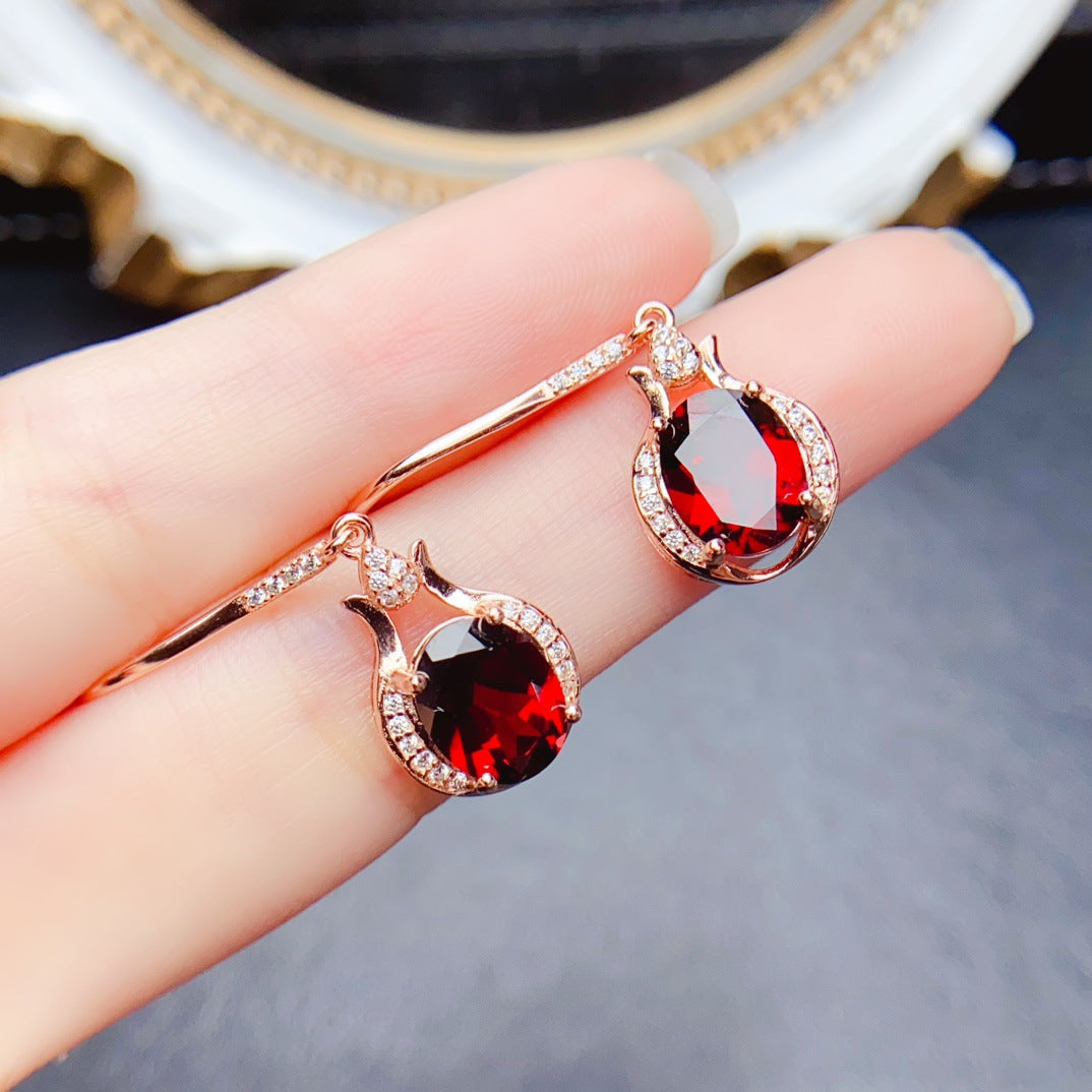 Cross-border Amazon natural garnet earrings S925 silver main stone 7 * 9 luxury jewelry factory direct sales to the public