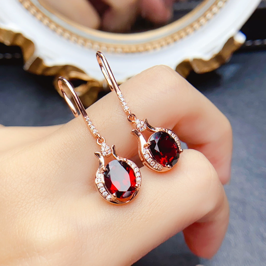 Cross-border Amazon natural garnet earrings S925 silver main stone 7 * 9 luxury jewelry factory direct sales to the public